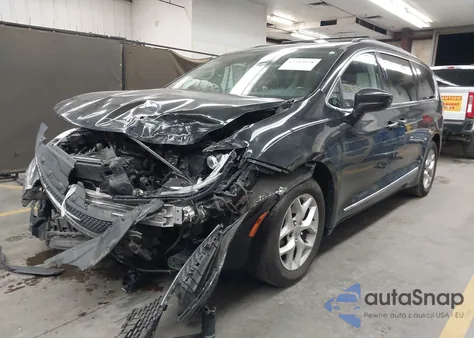 2017 Chrysler Pacifica Touring-L z USA, uszkodzony, nr VIN 2C4RC1BG6HR514368